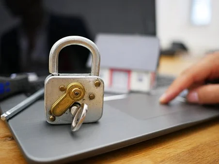 公司注冊后可以拿實(shí)繳的注冊資金使用嗎？