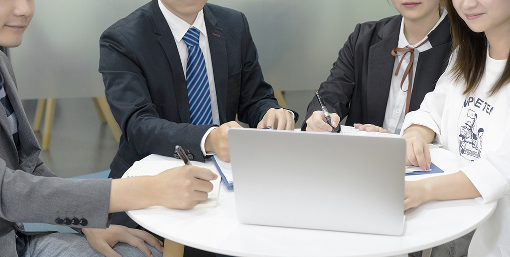 千庫(kù)網(wǎng)_商務(wù)辦公室會(huì)議探討交流攝影圖_攝影圖編號(hào)80711 千庫(kù)網(wǎng)_商務(wù)辦公室會(huì)議探討交流攝影圖_攝影圖編號(hào)80711